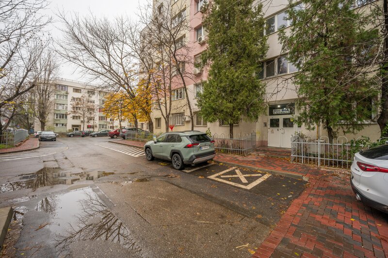 Baba Novac, Piata Alba Iulia, Decebal.